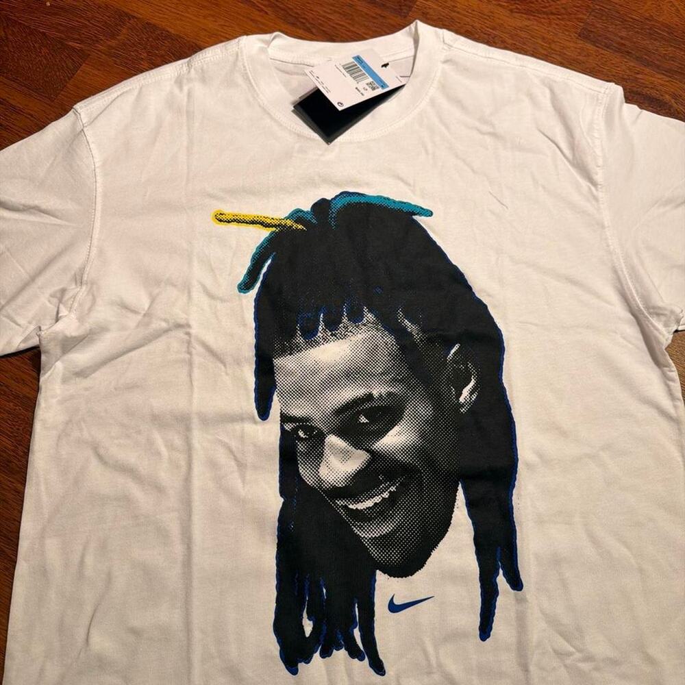 Nike lebron james white t shirt size M